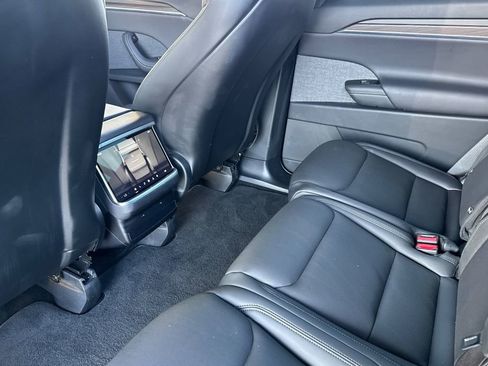 Used 2024 Tesla Model X image 11