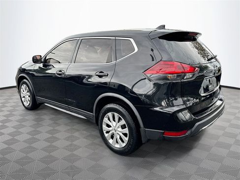 Used 2018 Nissan Rogue S image 8