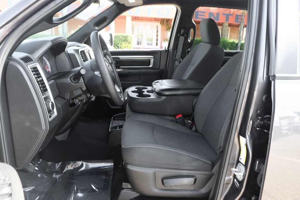 Used 2024 RAM 1500 Warlock AWD/4WD image 18
