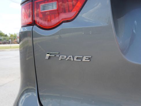 Used 2018 Jaguar F-PACE Premium AWD/4WD image 10