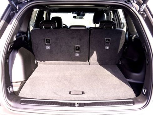 New 2025 Jeep Grand Cherokee Altitude image 9