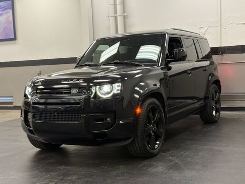Used 2024 Land Rover Defender 110 X-Dynamic SE AWD/4WD image 5