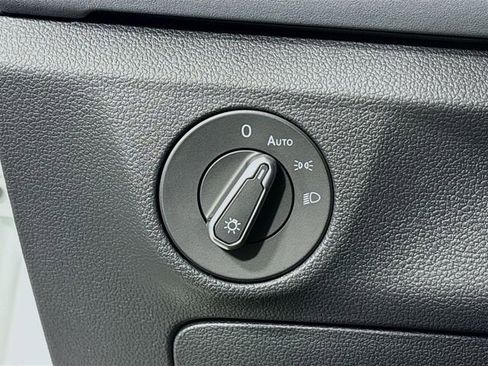 New 2026 Volkswagen Jetta SE image 10