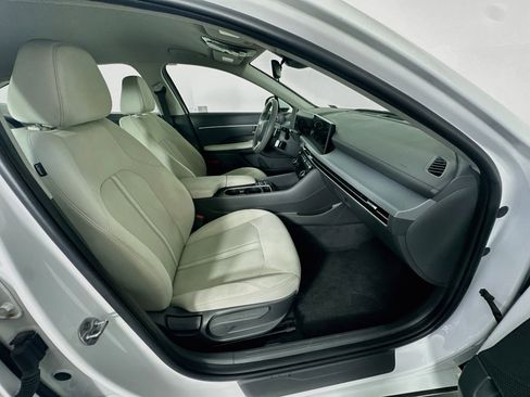 Used 2025 Hyundai Sonata SEL FWD image 31