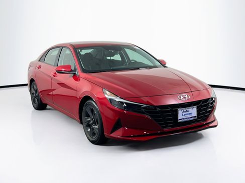 Used 2023 Hyundai Elantra SEL FWD image 3