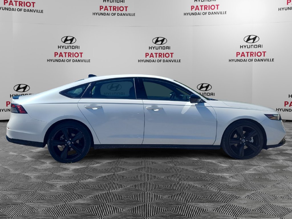 Used 2023 Honda Accord Sport image 2