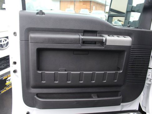 Used 2014 Ford F250 Lariat w/ Lariat Interior Package image 22