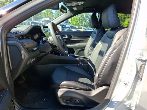 New 2026 Jeep Compass Trailhawk AWD/4WD image 9
