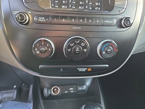 Used 2018 Kia Soul image 33