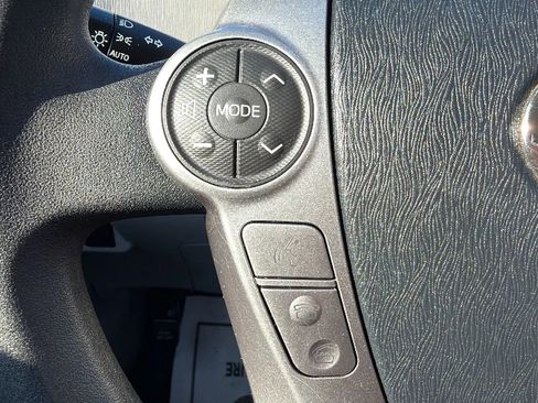 Used 2017 Toyota Prius V Three w/ Carpet Mat Package FWD image 12