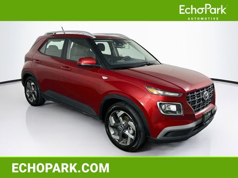 Used 2025 Hyundai Venue SEL FWD image 1