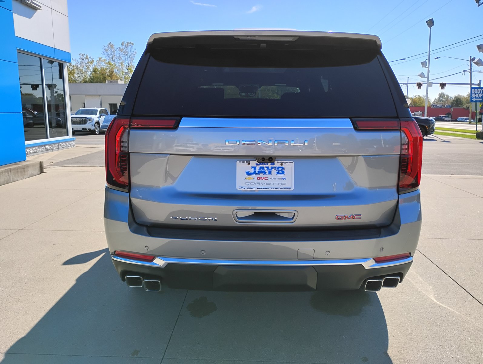 New 2027 GMC Yukon Denali w/ Denali Reserve Package AWD/4WD image 8