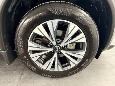 Used 2023 Nissan Rogue SV FWD image 12