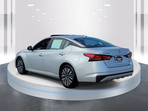 Used 2024 Nissan Altima 2.5 SV FWD image 4