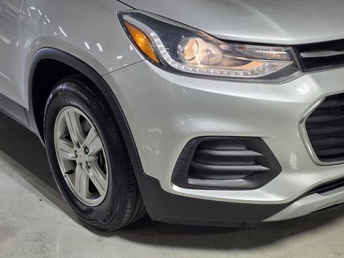 Used 2019 Chevrolet Trax LT w/ LT Convenience Package image 10