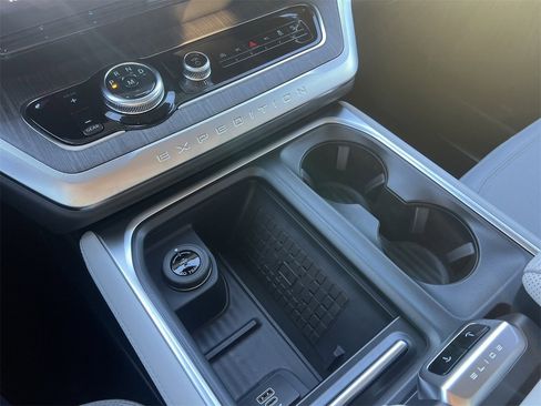 New 2025 Ford Expedition Max Platinum w/ Platinum Ultimate Package image 7