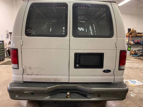 Used 2001 Ford E-250 and Econoline 250 image 4