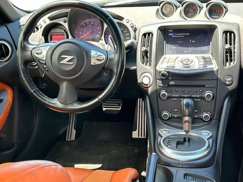 Used 2017 Nissan 370Z Touring RWD image 14