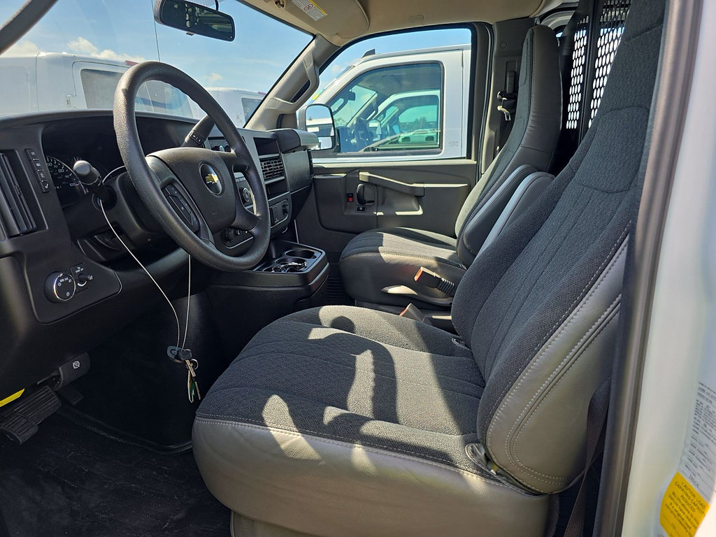 Used 2025 Chevrolet Express 2500 w/ Driver Convenience Package RWD image 3
