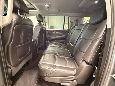 Used 2020 Cadillac Escalade ESV Premium Luxury w/ LPO, Radiant Package image 17