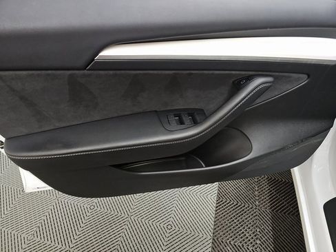 Used 2023 Tesla Model 3 Performance image 7