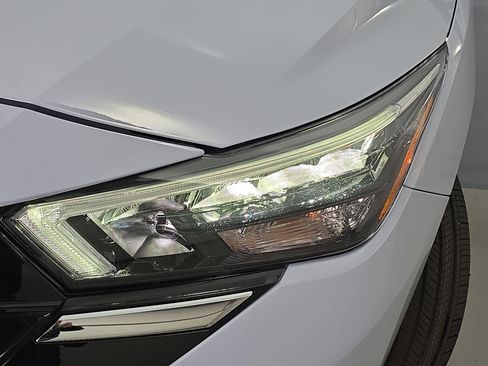 New 2025 Nissan Versa SV w/ Trunk Package image 29