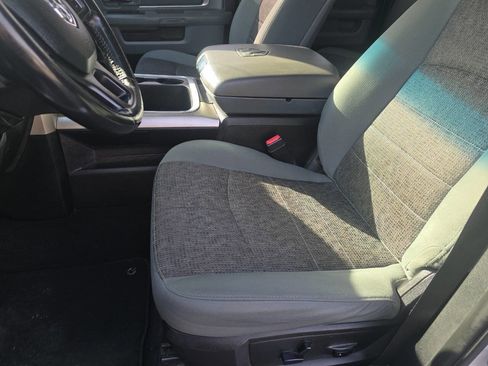 Used 2016 RAM 1500 Classic SLT w/ SLT Plus D←cor Group image 30