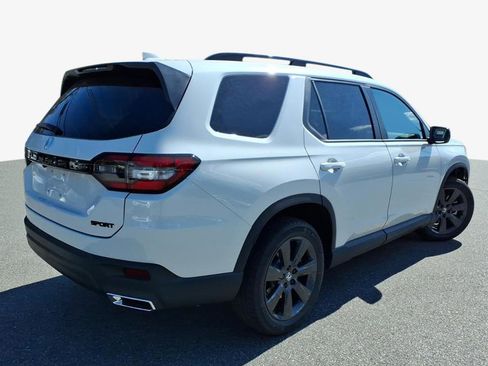 New 2025 Honda Pilot Sport image 4