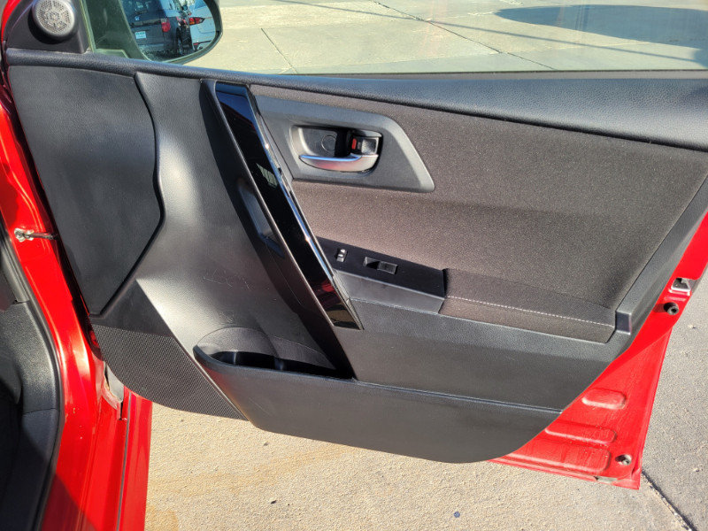 Used 2018 Toyota Corolla iM w/ All-Weather Mat Package FWD image 26