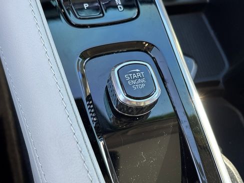 Used 2025 Volvo XC90 T8 Ultra image 24