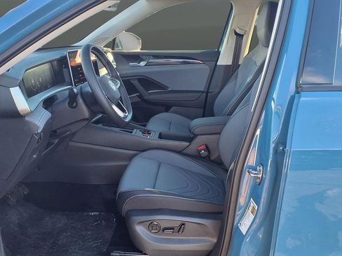 New 2026 Volkswagen Tiguan SE image 42