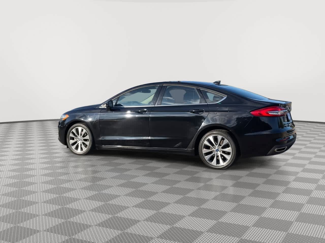 Used 2019 Ford Fusion SE AWD/4WD image 6