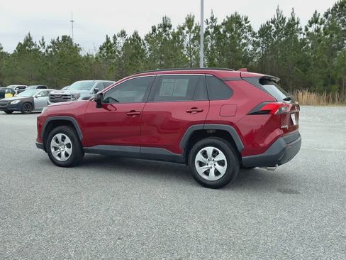 Used 2021 Toyota RAV4 LE image 6