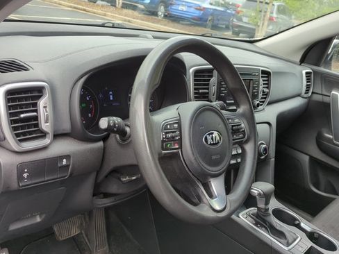 Used 2018 Kia Sportage LX FWD image 11