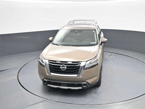 Used 2023 Nissan Pathfinder Platinum w/ Cargo Package AWD/4WD image 28