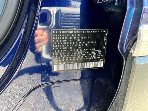 Used 2024 Volkswagen Tiguan Wolfsburg Edition image 26