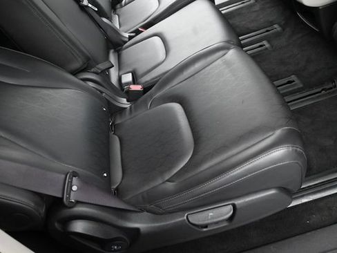 Used 2024 Kia Carnival LX FWD image 28
