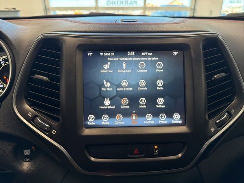 Used 2022 Jeep Cherokee Trailhawk w/ Comfort/Convenience Group image 22