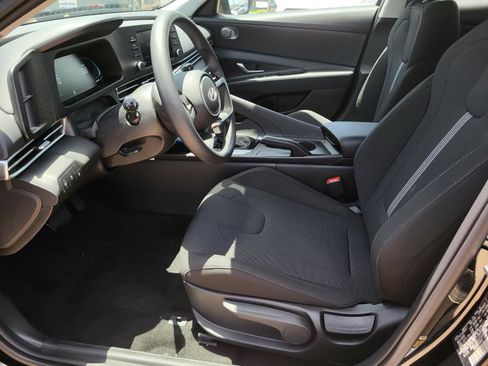 New 2026 Hyundai Elantra SE FWD image 13