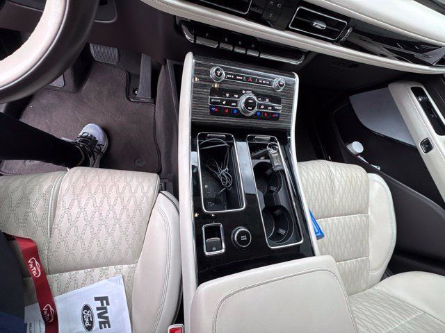 Used 2023 Lincoln Aviator Black Label w/ Class IV Trailer Tow Package AWD/4WD image 14