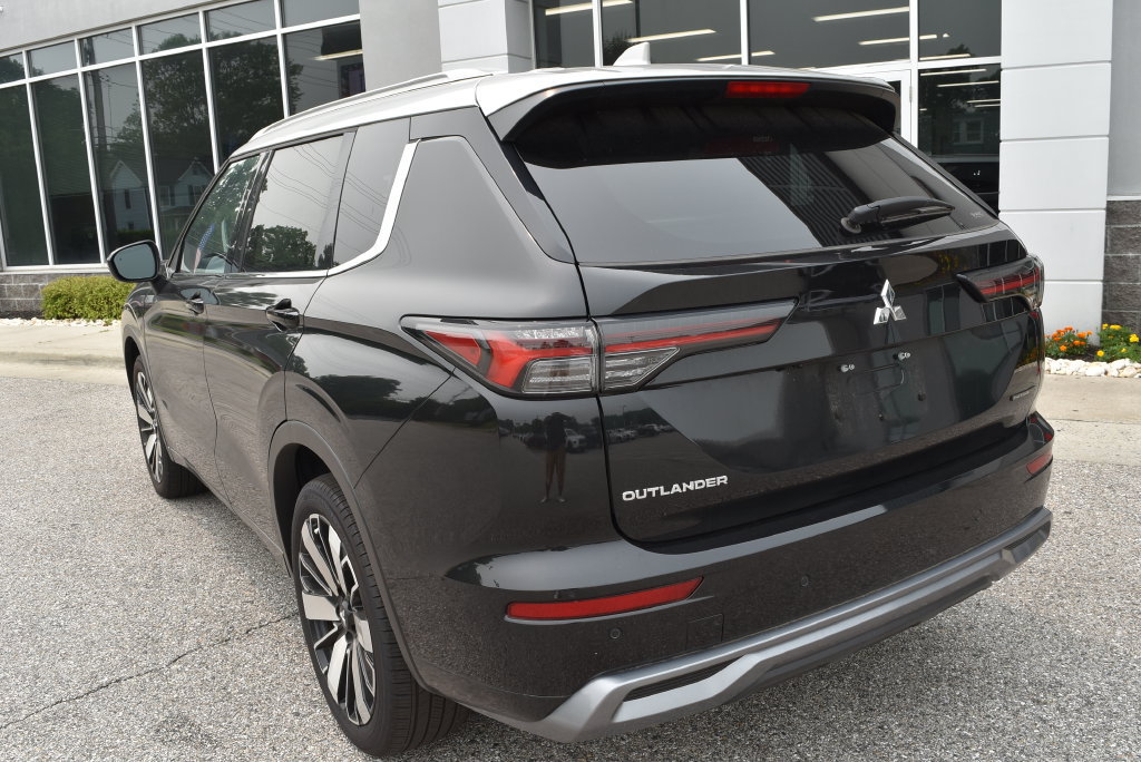 New 2025 Mitsubishi Outlander AWD image 5