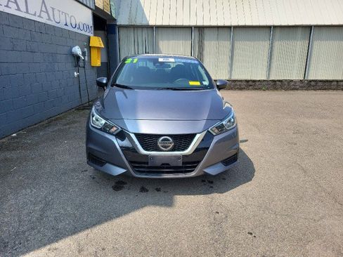 Used 2021 Nissan Versa SV image 4