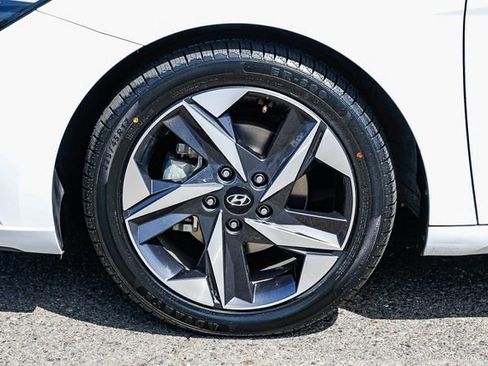 Certified 2023 Hyundai Elantra Limited w/ Cargo Package FWD image 11