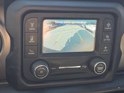 Used 2018 Jeep Wrangler Unlimited Sport image 18