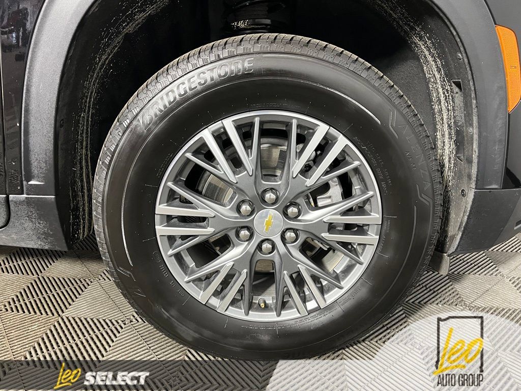 Used 2026 Chevrolet Traverse LT w/ Driver Confidence Package FWD image 34