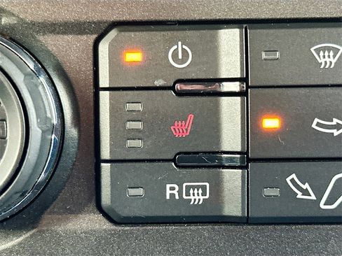 Used 2021 Ford F350 XLT w/ XLT Premium Package image 19