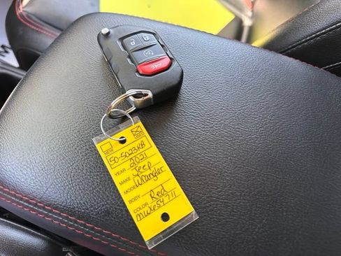 Used 2021 Jeep Wrangler Unlimited Rubicon AWD/4WD image 30