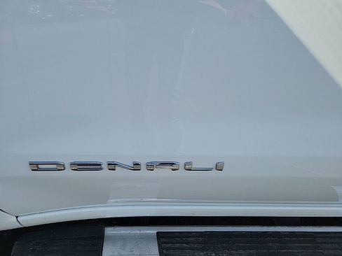 Used 2022 GMC Sierra 1500 Denali w/ Technology Package image 9