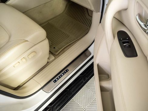 Used 2015 INFINITI QX80 4WD w/ Deluxe Technology Package image 26