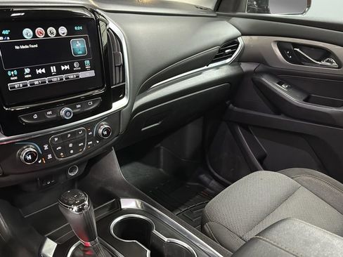 Used 2019 Chevrolet Traverse LT image 18